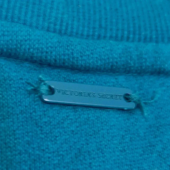 Turquoise sweater Victoria secret - Picture 2 of 3